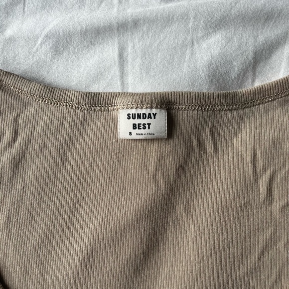 Aritzia Sunday Best Beige Top - Picture 2 of 3